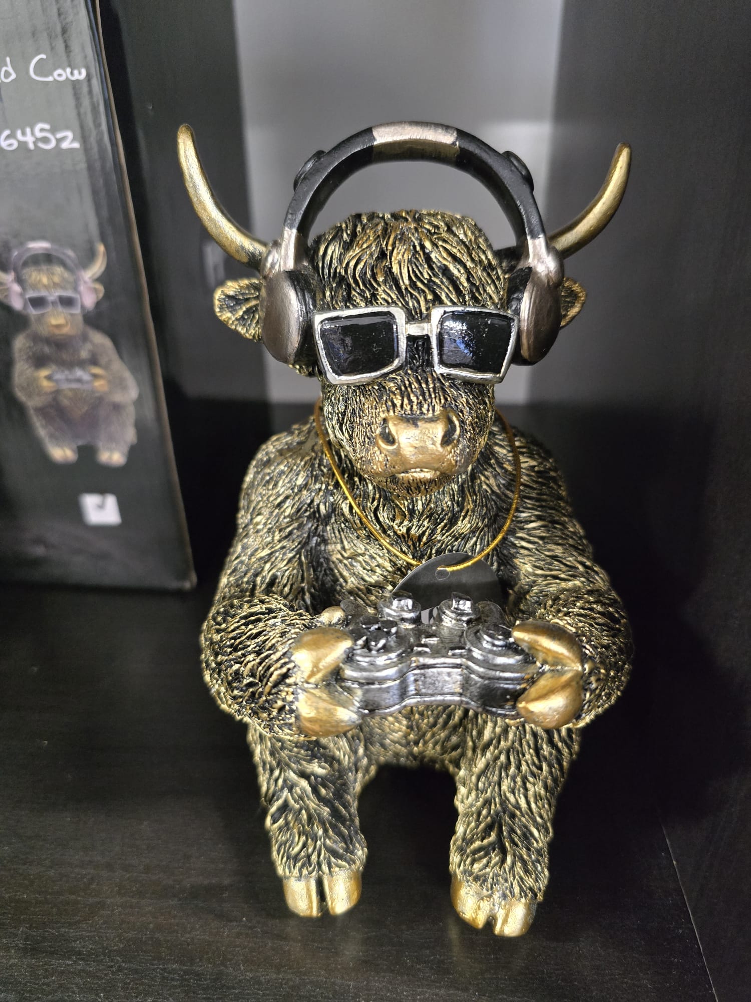Gamer Highland Cow (Lesser & Pavey)