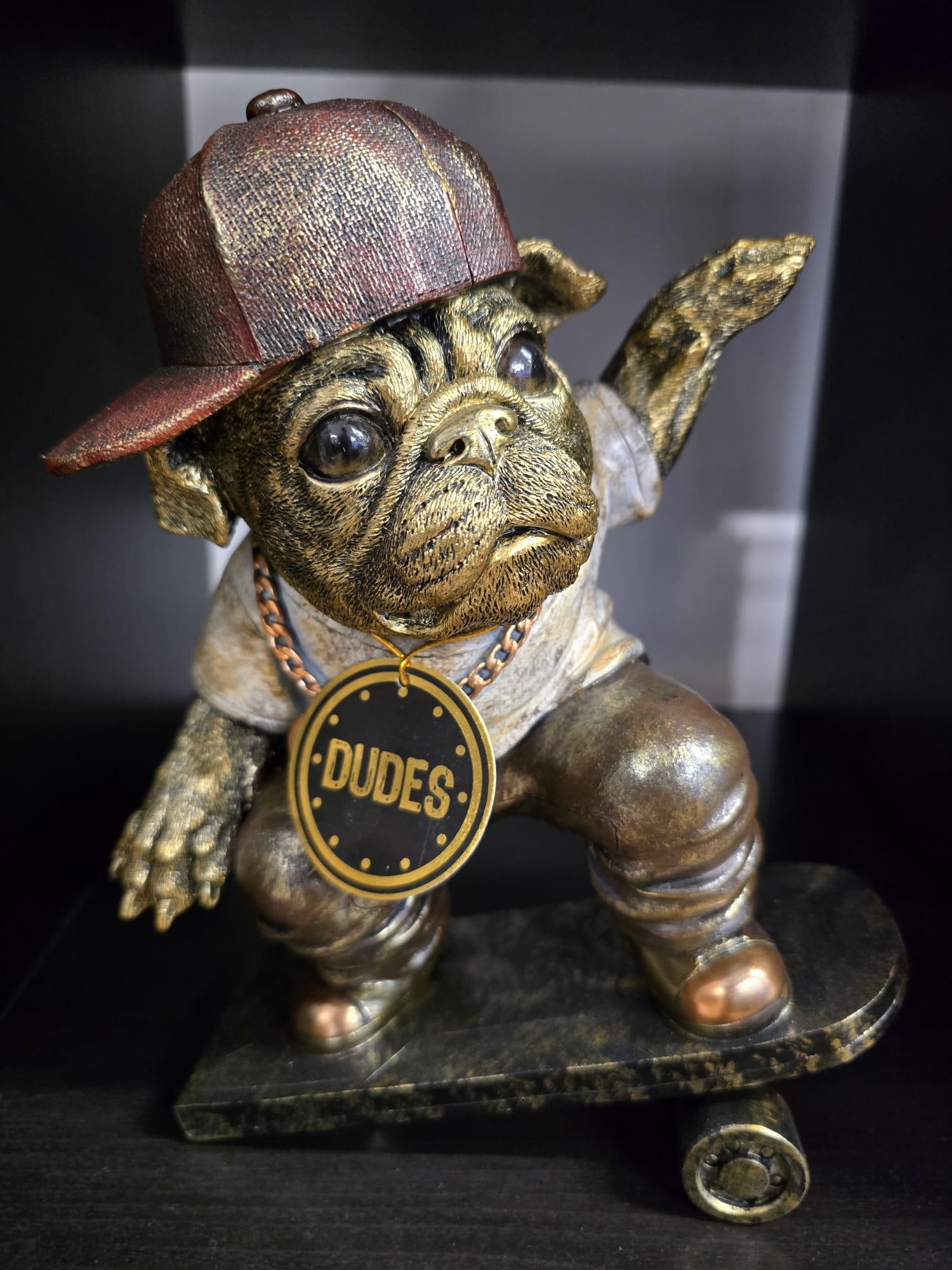Bulldog Skater (Dudes Collection)